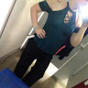 Meet your Posher, Kayla